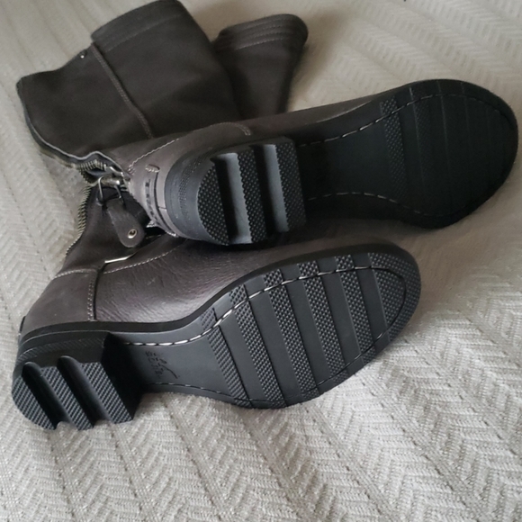 SOREL KNEEBOOTS - Picture 5 of 9